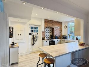 Photo 16- click for photo gallery